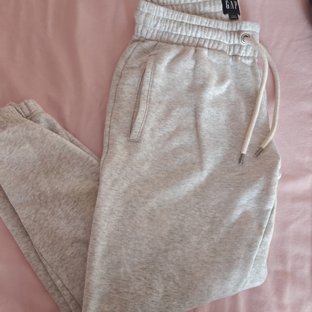 Gap white-gray jogger sweatpants, x-small. ***Two for $20***
